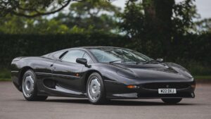 Stirling Scale 1:18 Jaguar XJ220 (Black)