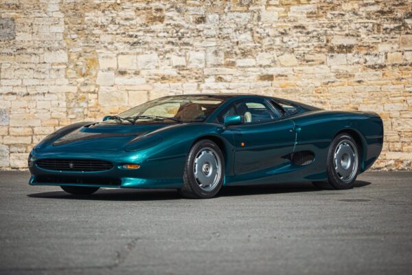 JAGUAR XJ220 DIECAST MODEL GREEN