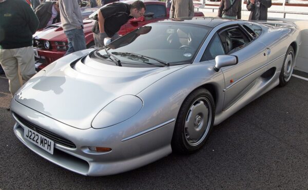 JaguarXJ220