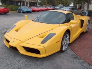 Stirling Scale 1:18 Ferrari Enzo (Yellow)